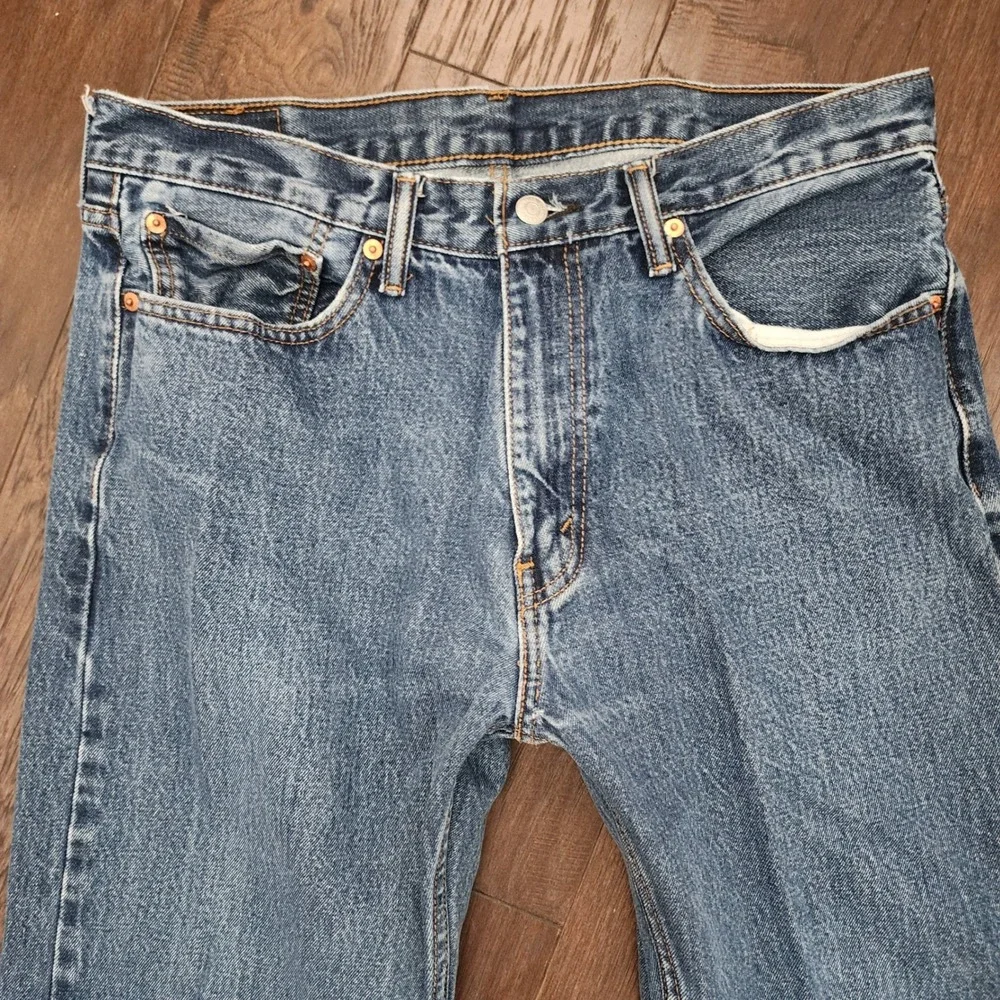 Levis 505 Regular Fit Straight Leg Jeans Mens 32x32 Medium Wash Blue Denim